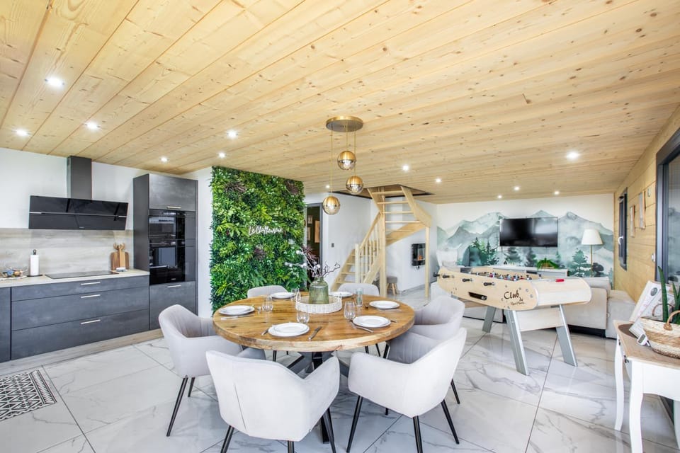 Day, Living room, kitchen