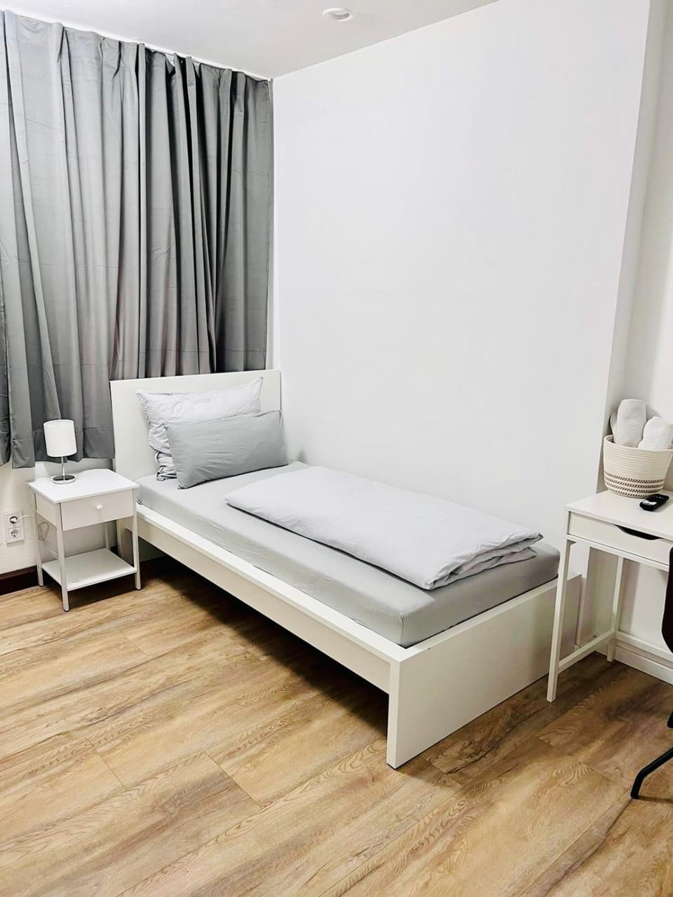 Photo of the whole room, Bedroom