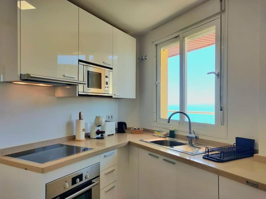 Apartamento moderno con vistas al mar, piscina & parking Apartment in Fuengirola