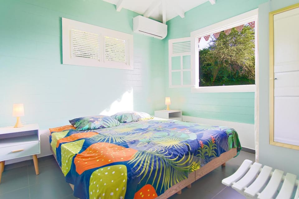 Bed, Photo of the whole room, Bedroom, air conditioner