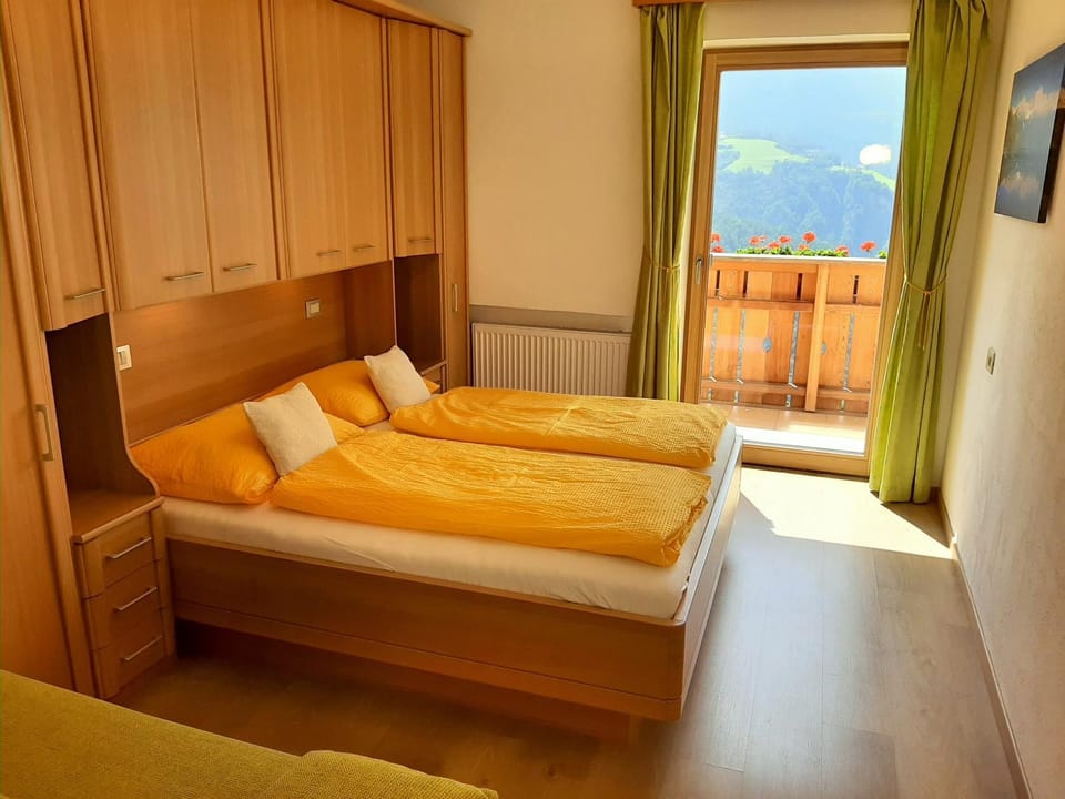 Bed, Balcony/Terrace, Photo of the whole room, Bedroom