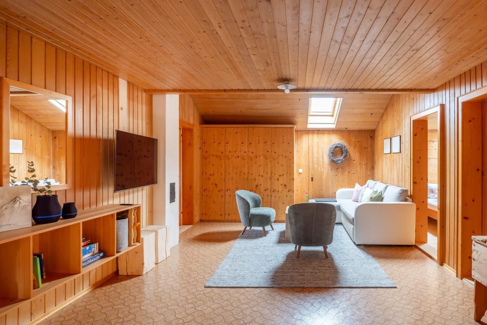 Communal lounge/ TV room, TV and multimedia