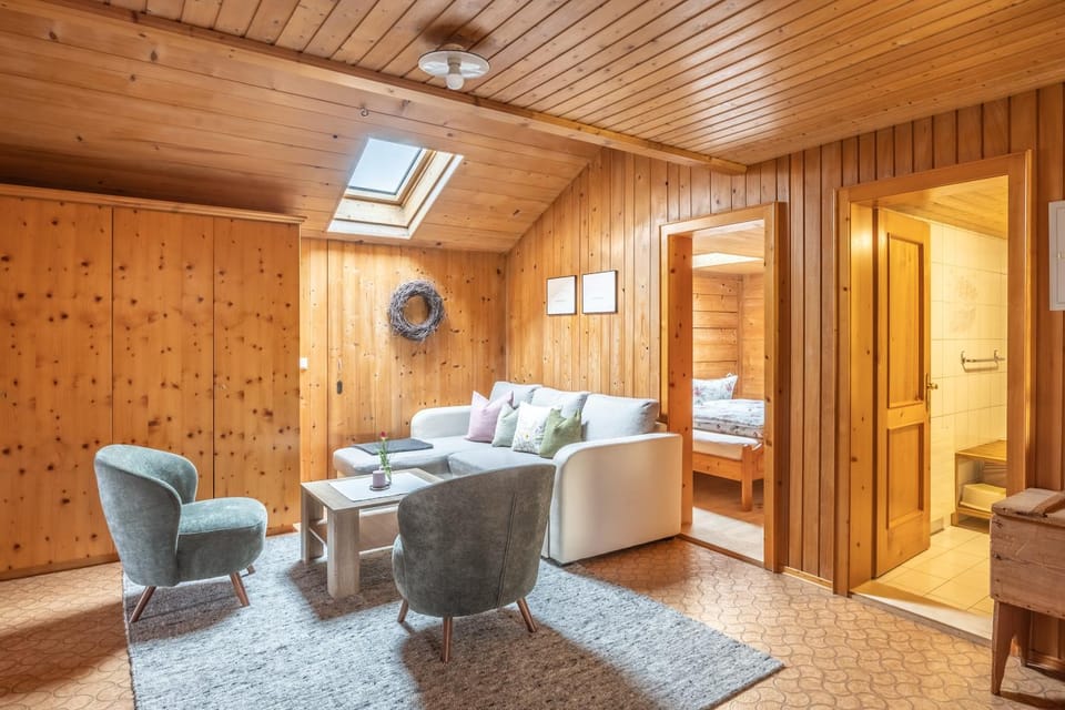 Communal lounge/ TV room, Seating area