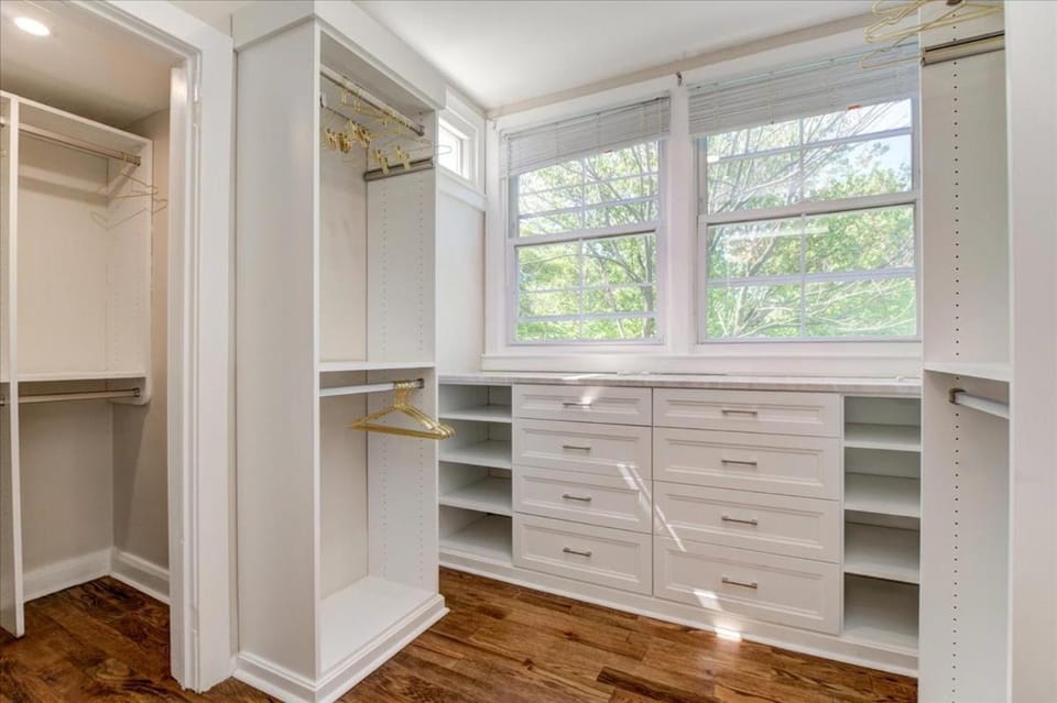 7BR Spacious Property Perfect For up to 15! House in West Orange