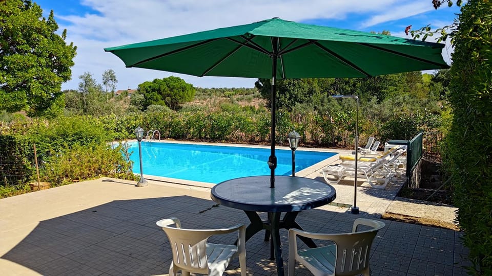 Patio, Swimming pool, Swimming pool, sunbed
