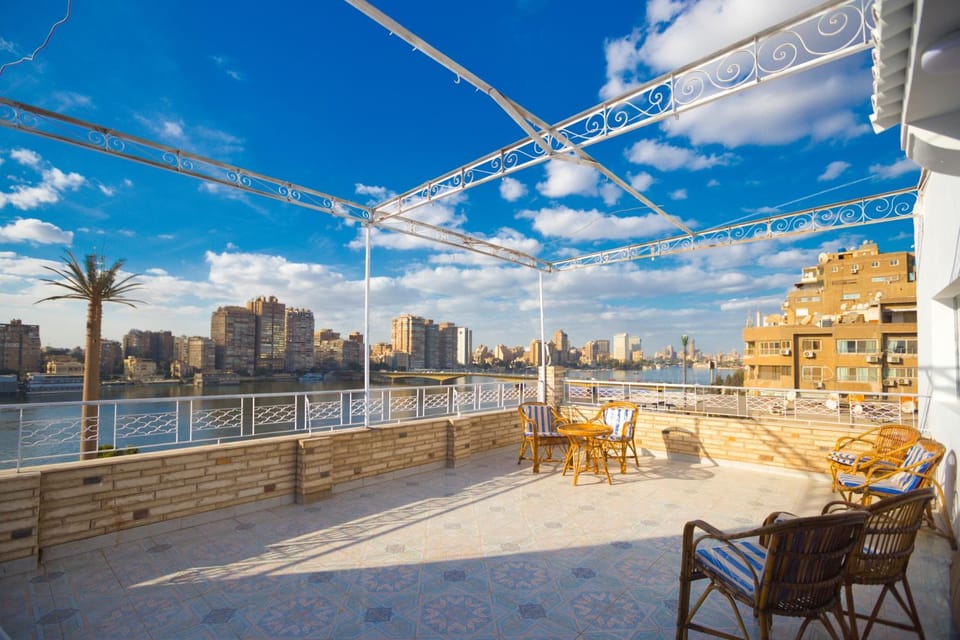 Nile Terrace 3BR Outdoor Space Families Apartment in Cairo