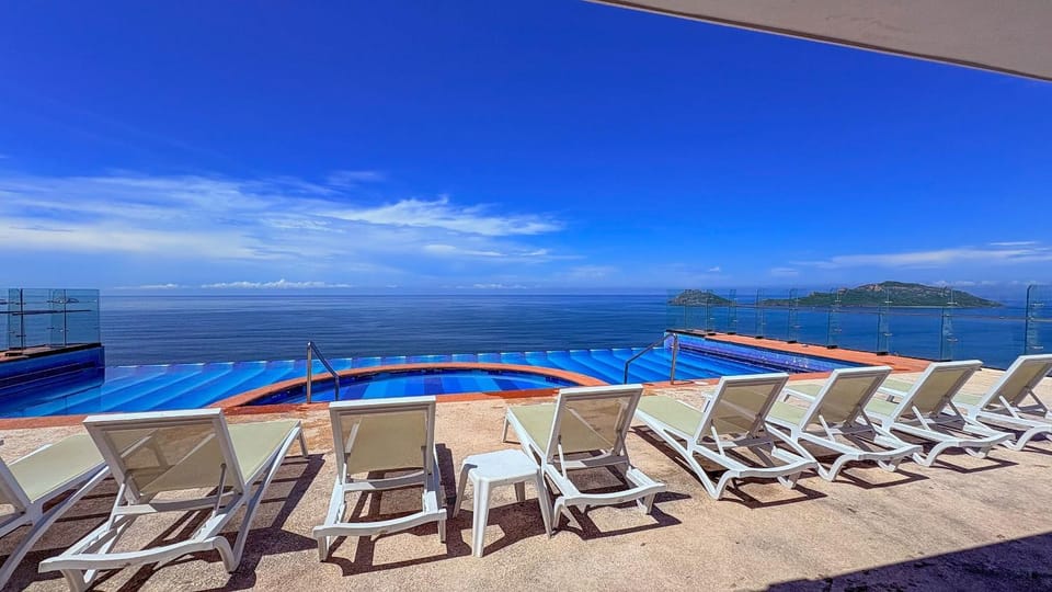 Pool view, Sea view, Swimming pool