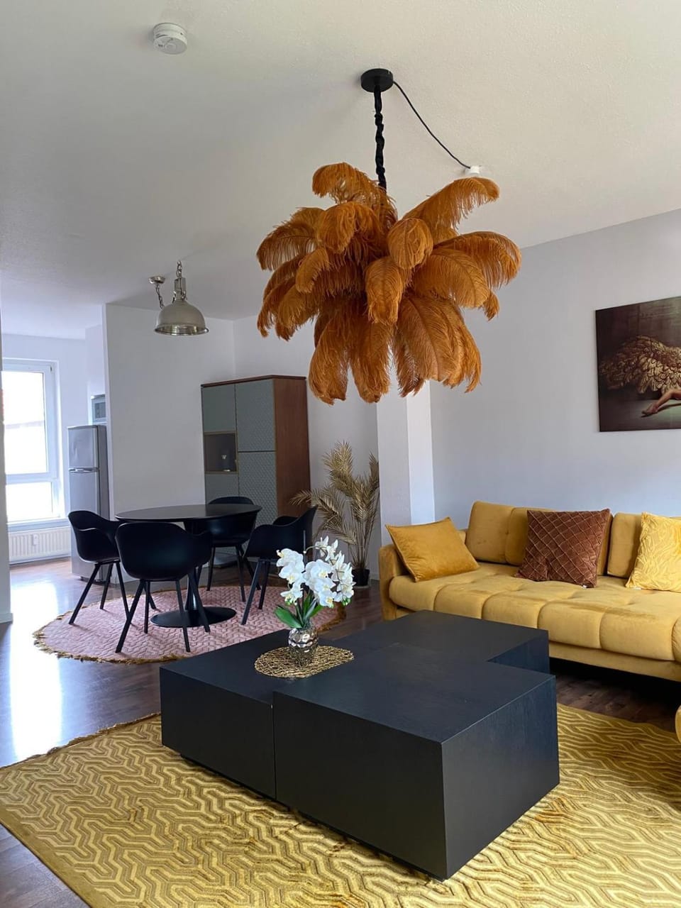 Living room, Seating area, Dining area