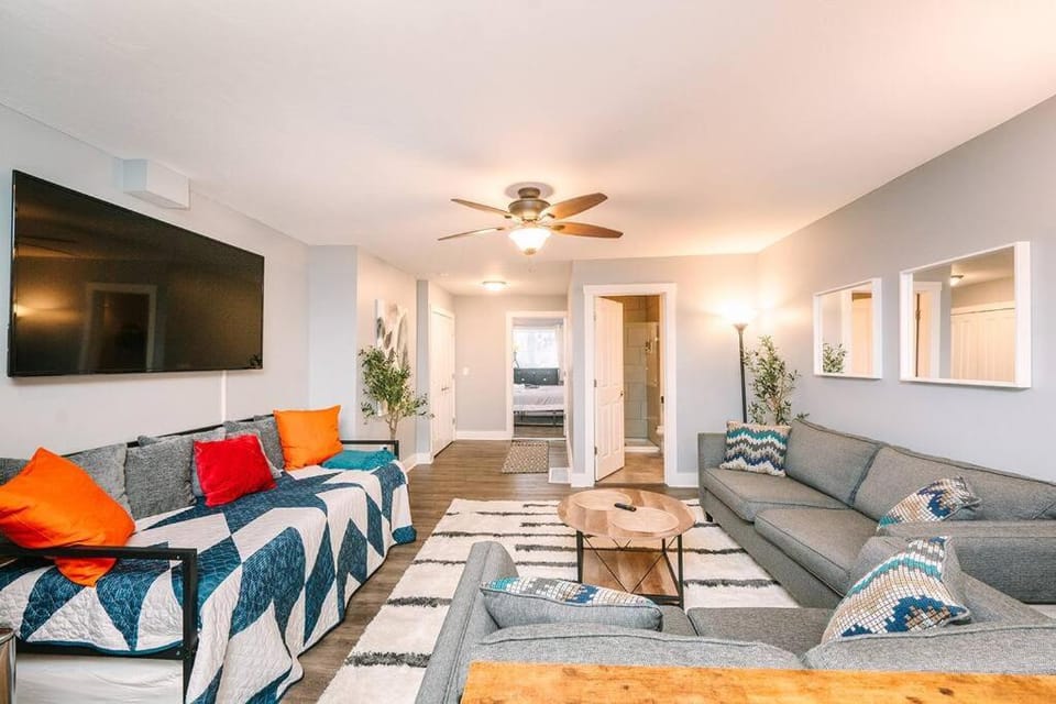 TV and multimedia, Living room, Seating area