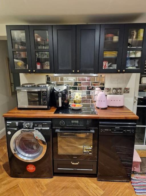 Trinity Cottage 2 bed with mezzanine Apartment in Dublin