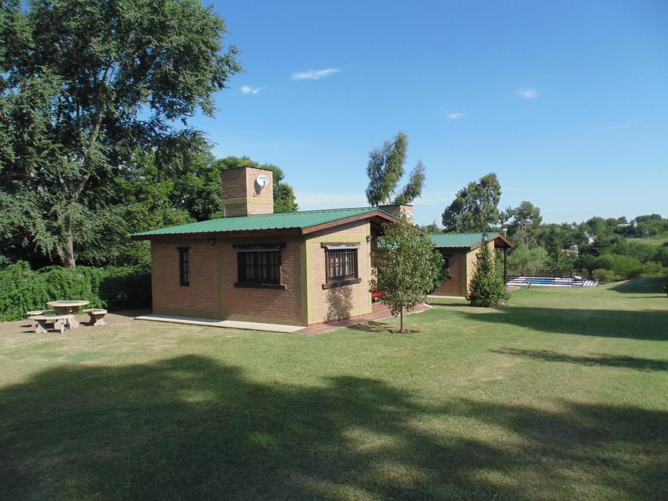 Property building, Day, Natural landscape, Garden, Garden view