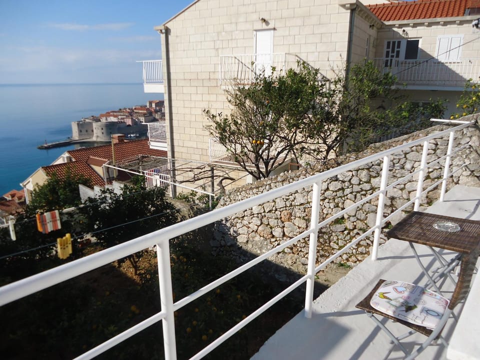 Facade/entrance, View (from property/room)