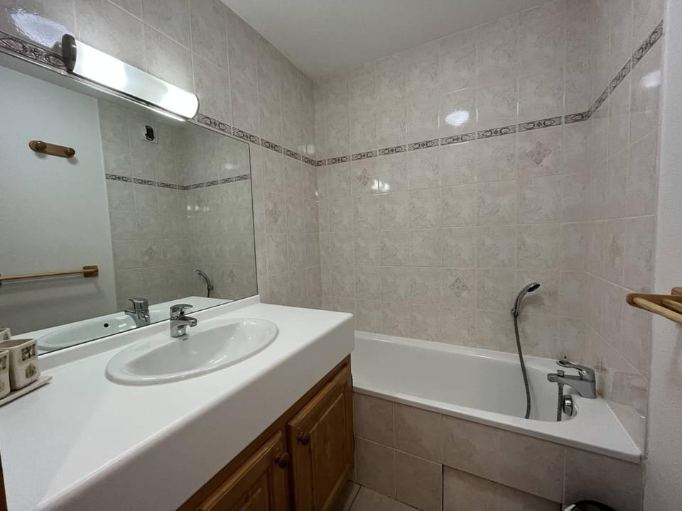 Appartement cosy 3 pièces, 6 pers, balcon, proche pistes et centre, animaux admis - FR-1-757-106 Apartment in Landry