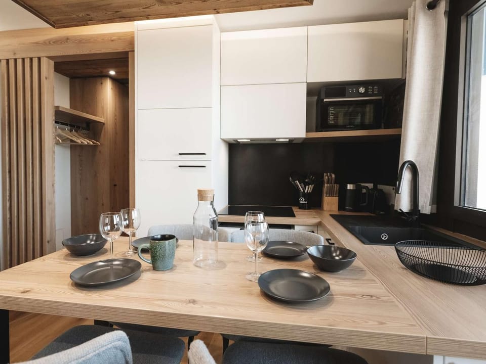 Appart cosy 4 pers rénové au cœur de Val Thorens avec accès aux pistes - FR-1-545-49 Apartment in Les Allues