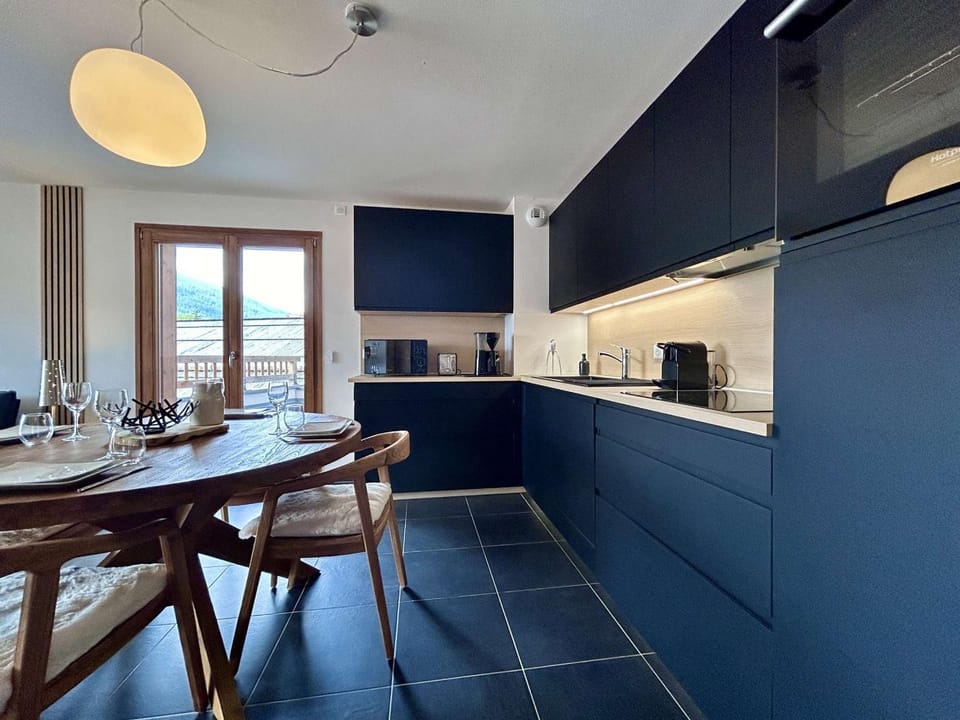 Appartement lumineux 2 chambres avec terrasse et garage privé à Briançon - FR-1-330C-144 Apartment in Briançon