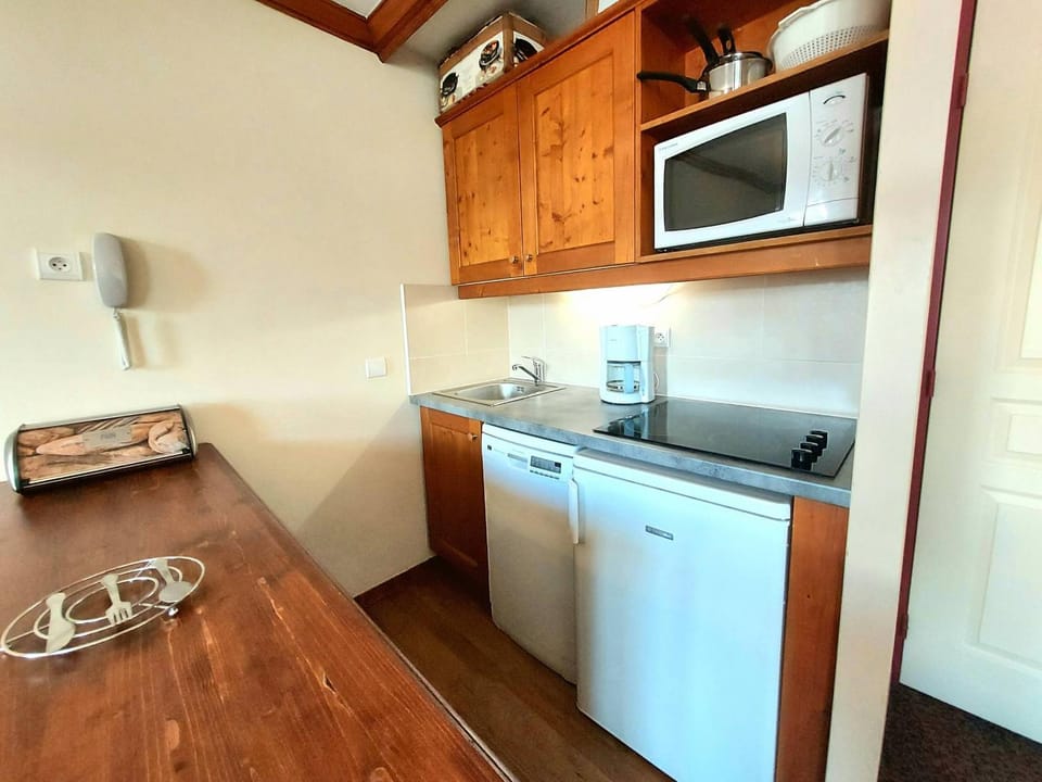 Appartement 3 pièces, accès skis aux pieds, 7 pers, Plagne Soleil - FR-1-351-209 Apartment in Mâcot-la-Plagne