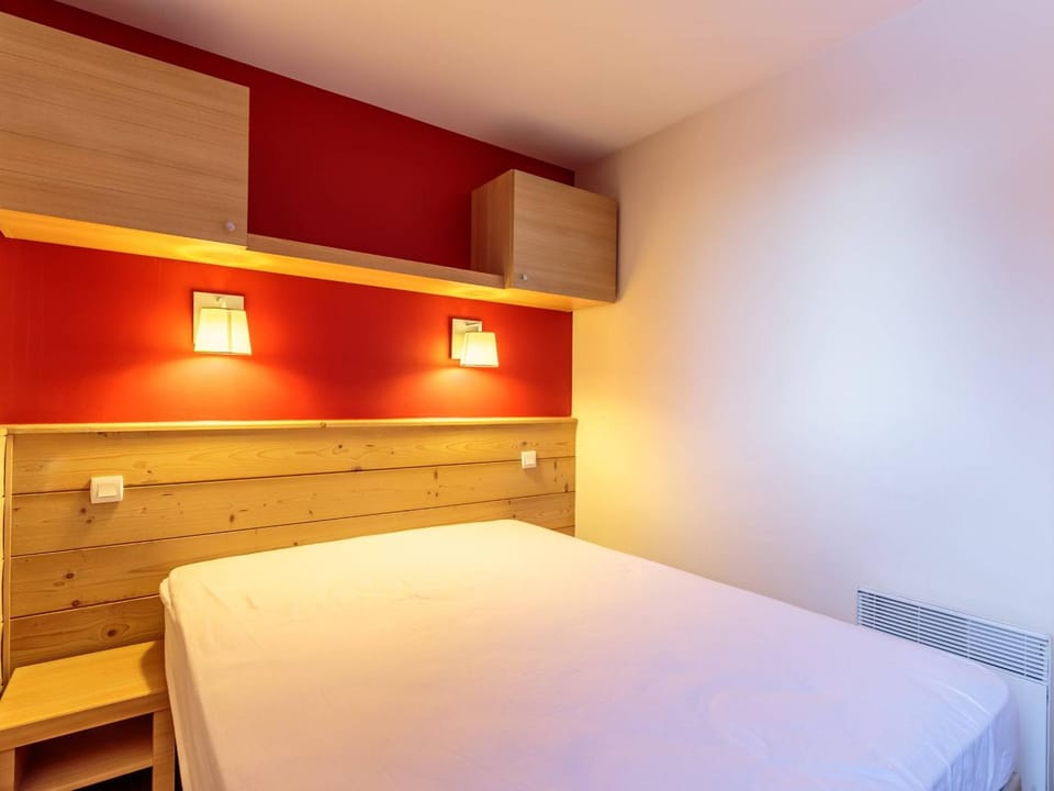 Appartement confortable avec balcon ensoleillé et parking couvert - FR-1-351-213 Apartment in Mâcot-la-Plagne