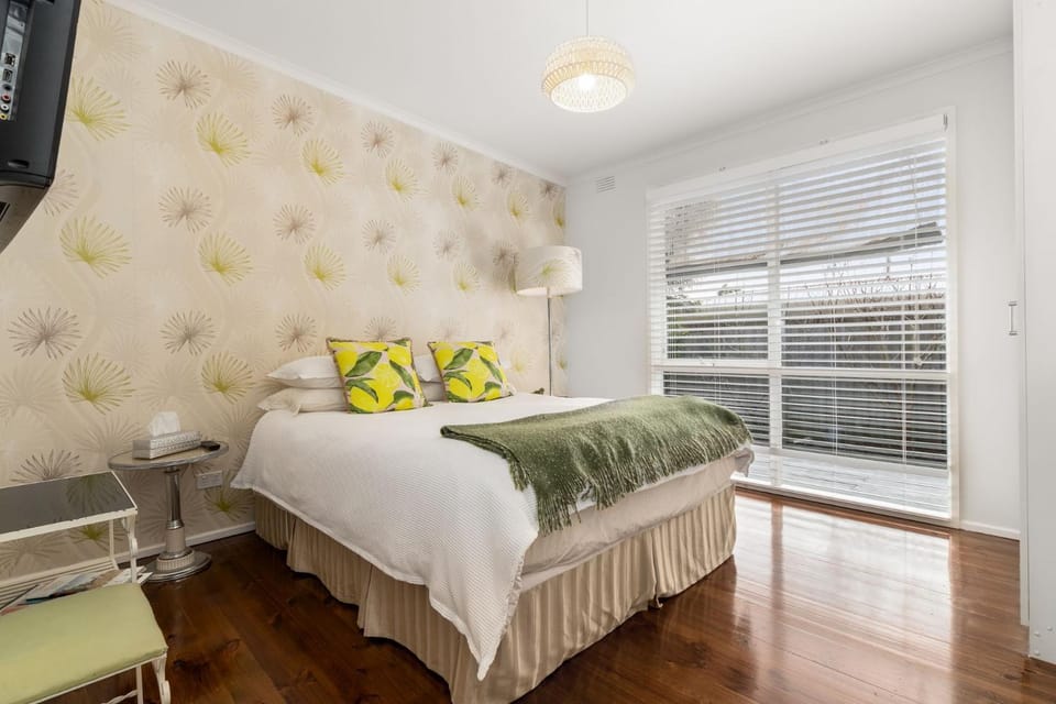 Sunny Escape on Branson House in Rosebud