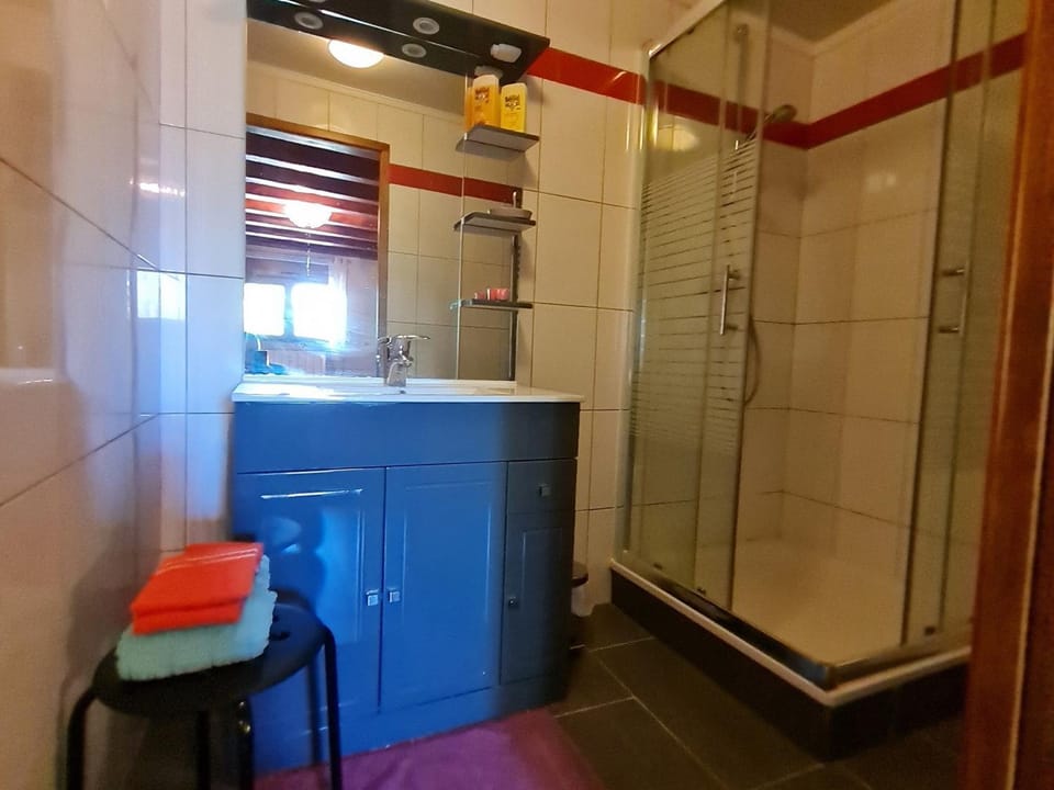 Charmante Chambre avec Salle d'eau Privative et Salon Commun, Proche Belgique et Luxembourg - FR-1-584-327 Bed and Breakfast in Grand Est