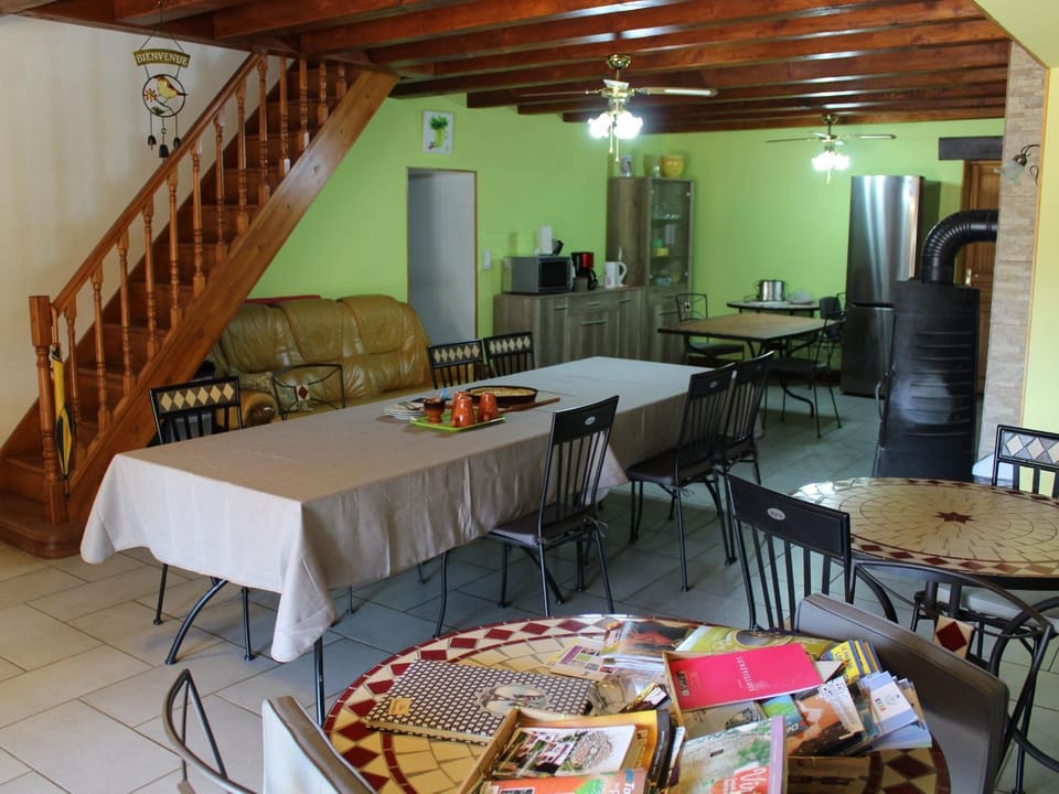 Charmante Chambre avec Salle d'eau Privative et Salon Commun, Proche Belgique et Luxembourg - FR-1-584-327 Bed and Breakfast in Grand Est