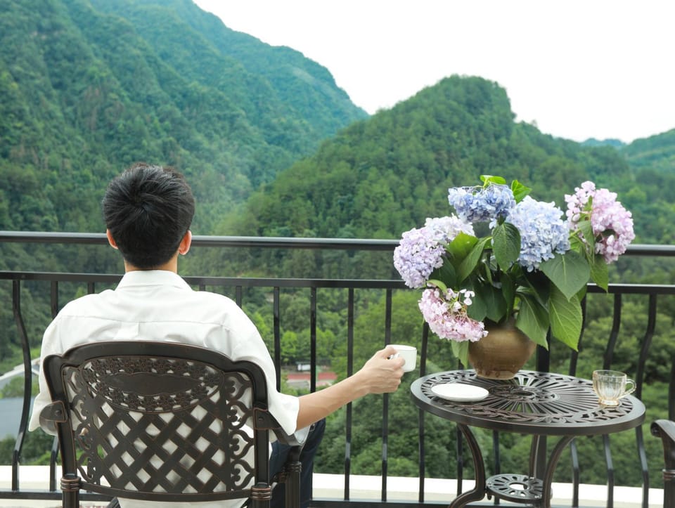 Spring, Day, People, Natural landscape, Mountain view