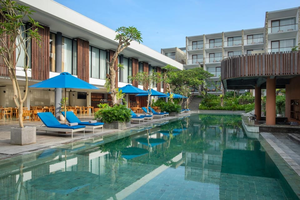 Property building, Pool view, Swimming pool, sunbed