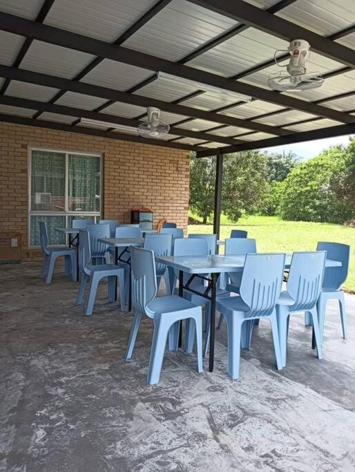 Orchard Lake House - Entire bungalow, 4 rooms, 9 beds, 13 persons House in Selangor, Malaysia