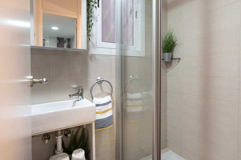 Shower, Bathroom