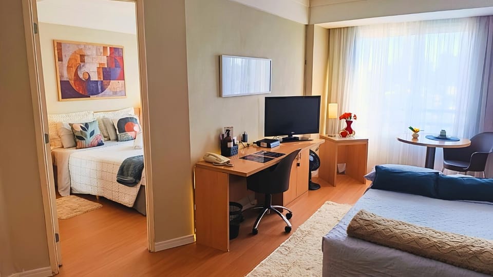 TV and multimedia, Living room, Decorative detail, Bedroom, Meals