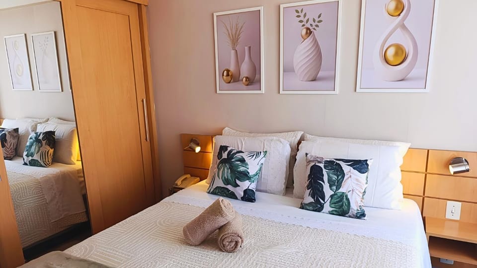Bed, Decorative detail, Bedroom, towels, wardrobe