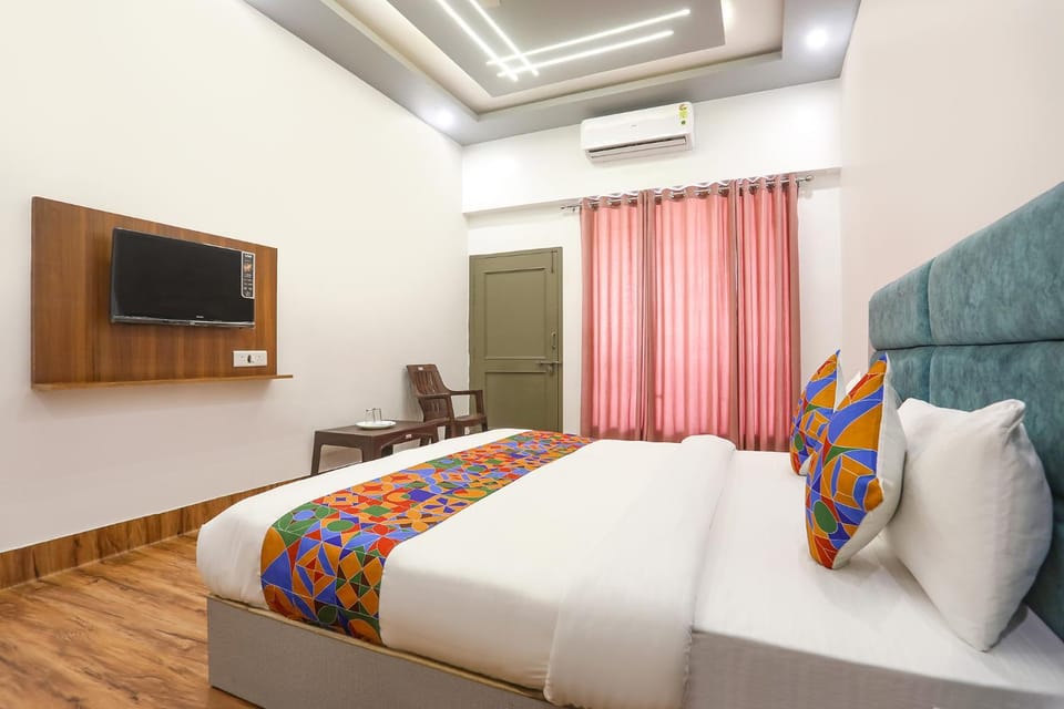Bed, TV and multimedia, Bedroom, air conditioner