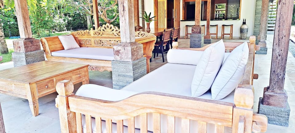 Patio, Day, View (from property/room), Balcony/Terrace, Living room, Seating area, Dining area