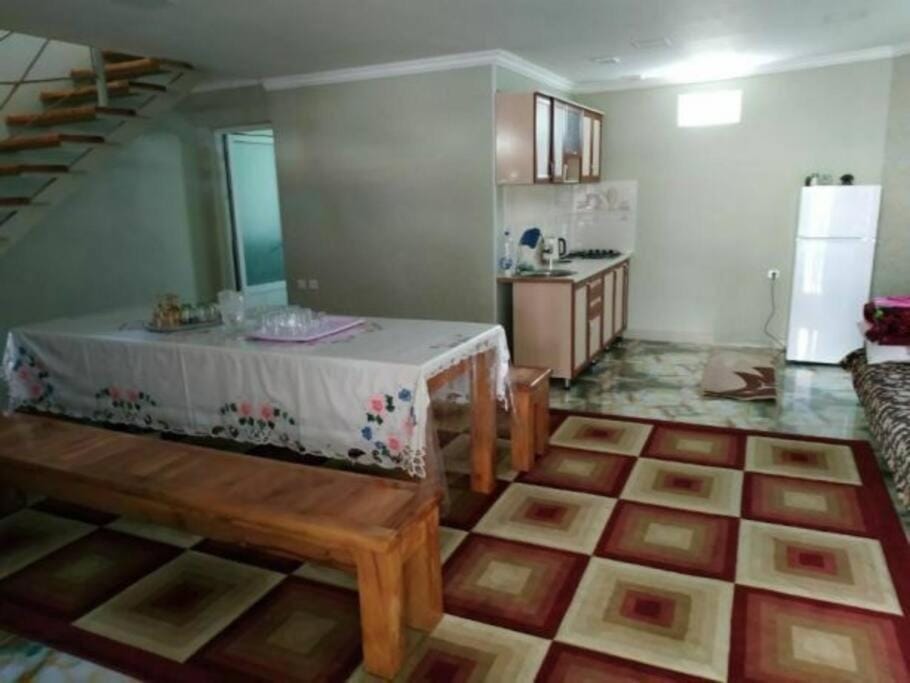 Kitchen or kitchenette, Dining area, stove