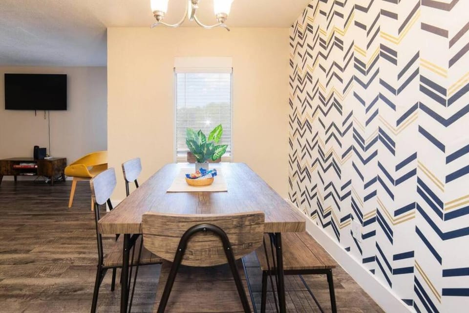 Walk to FIFA at AT&T Stadium-Free Parking Apartment in Arlington