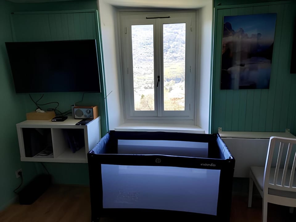 cot