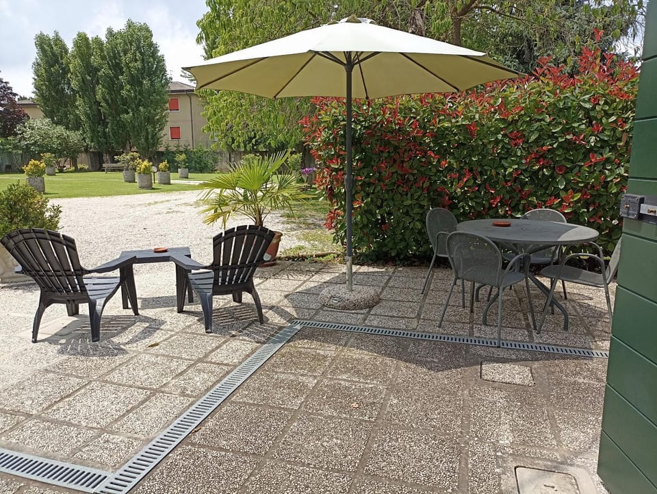 Patio, Day, Garden, Balcony/Terrace, Garden view