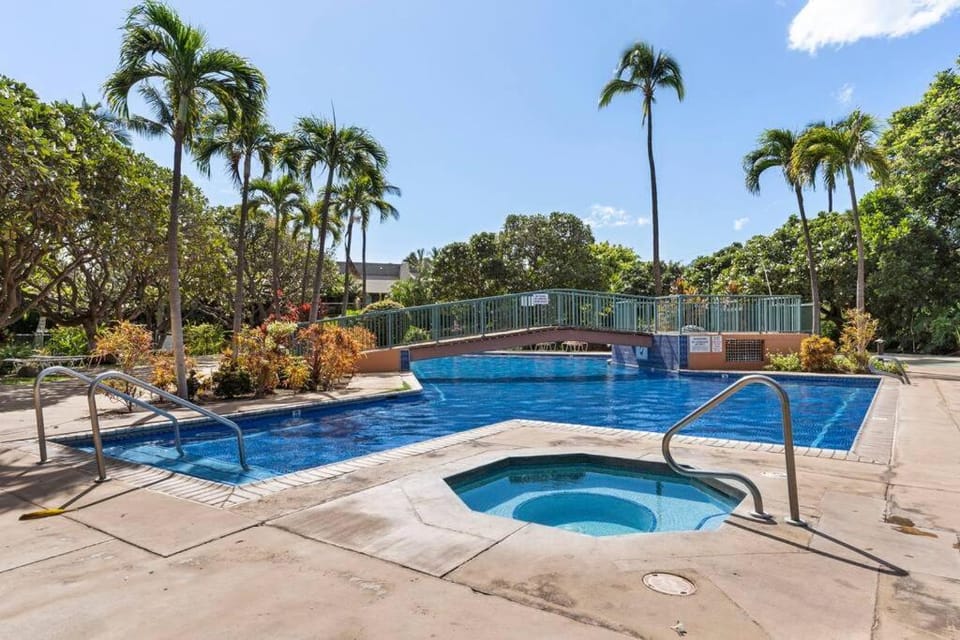 Hot Tub, Swimming pool