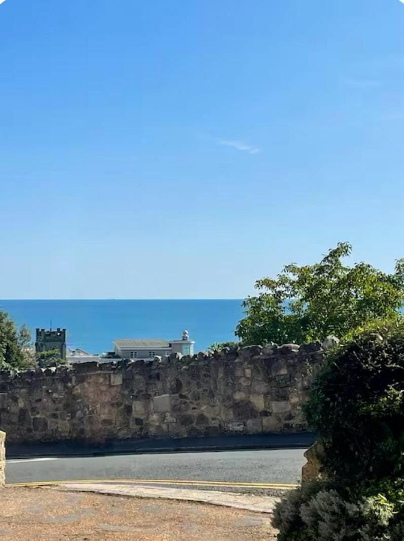 New Waverleys Retreat Stunning Loft Style Ventnor Apartment in Ventnor