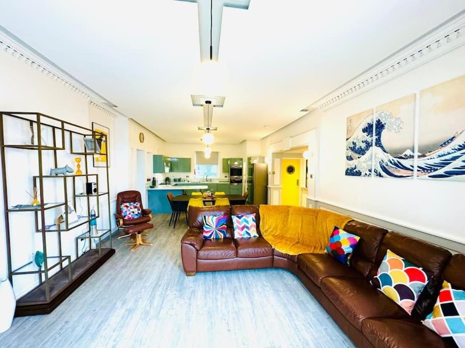New Waverleys Retreat Stunning Loft Style Ventnor Apartment in Ventnor