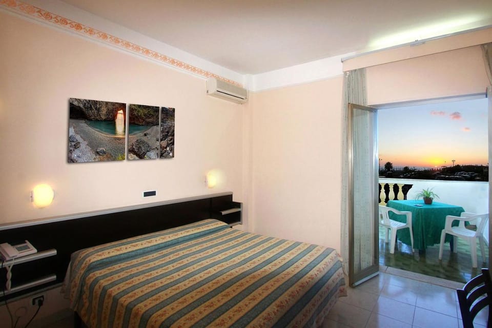 Photo of the whole room, Bedroom, Sunset