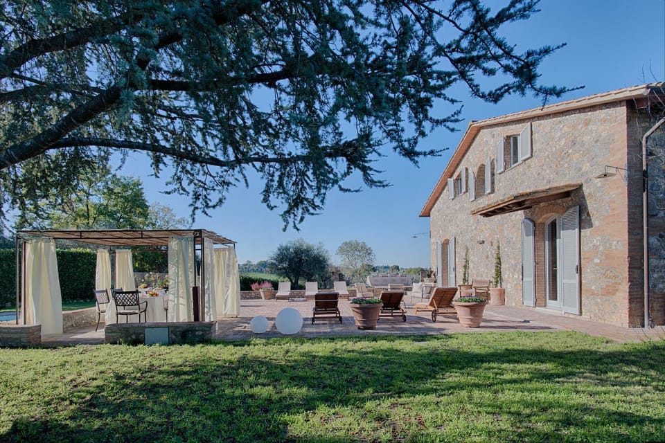 Property building, Patio, Garden