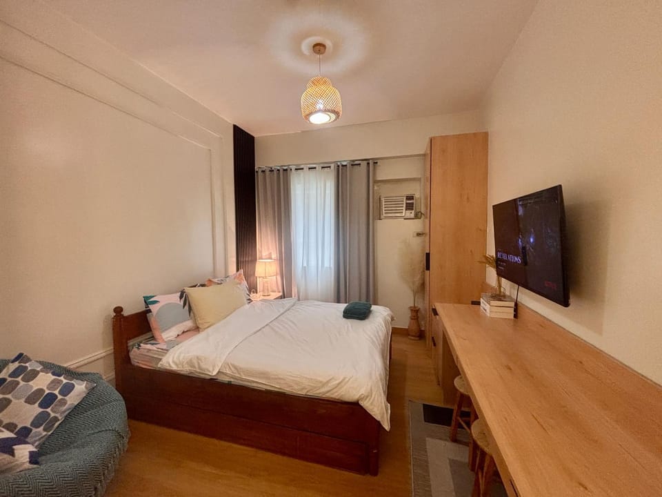 Communal lounge/ TV room, Bed, TV and multimedia, Photo of the whole room, Bedroom