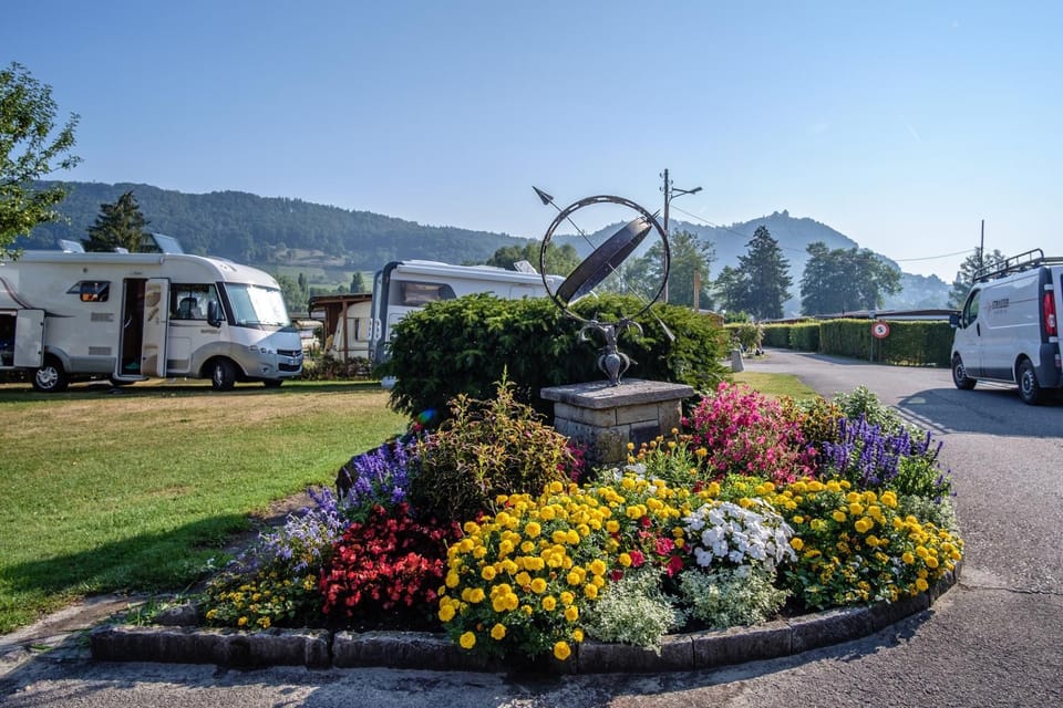 Nearby landmark, Day, Neighbourhood, Natural landscape, Summer, On site