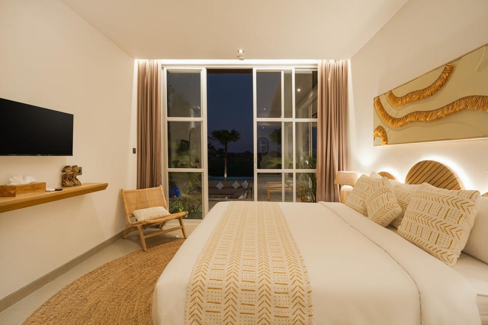 Bed, TV and multimedia, View (from property/room), Bedroom, air conditioner