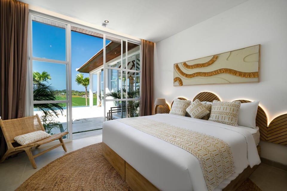 Bed, TV and multimedia, View (from property/room), Bedroom, air conditioner