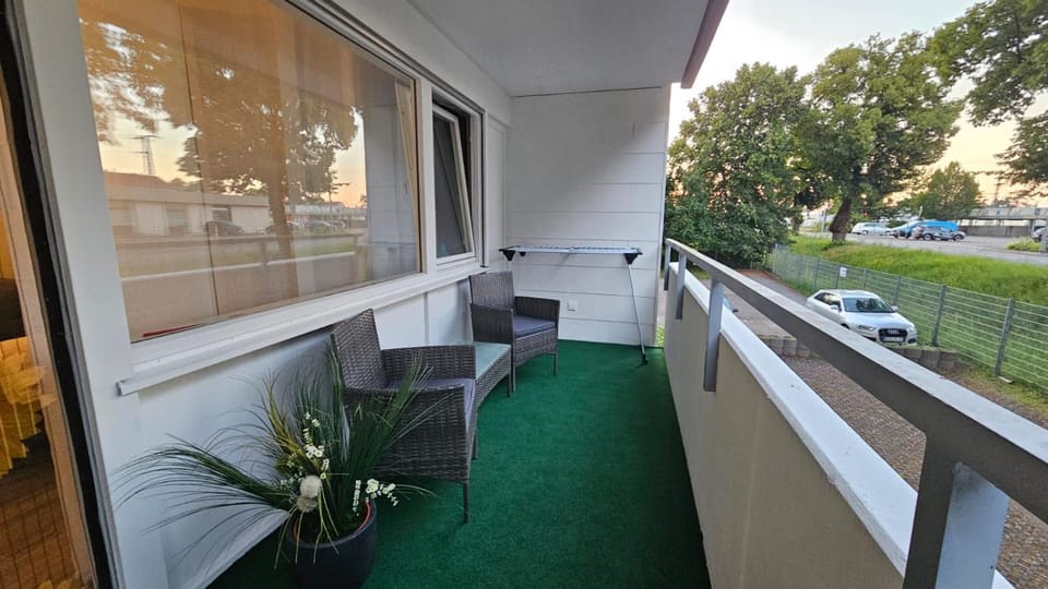 View (from property/room), Balcony/Terrace, Seating area