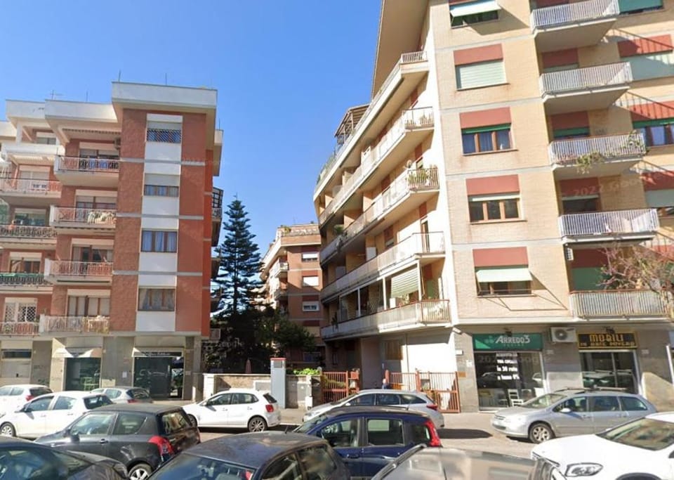 Acton House Apartment in Ostia