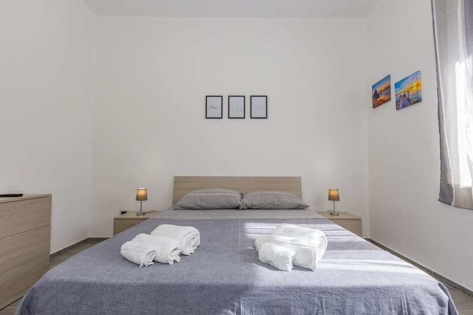 Living room, Bedroom