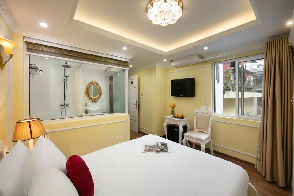 Photo of the whole room, Bedroom
