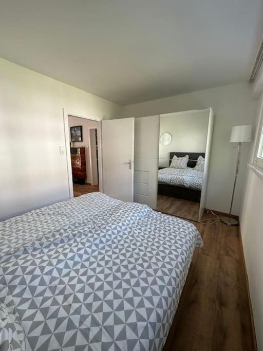 Bedroom, wardrobe